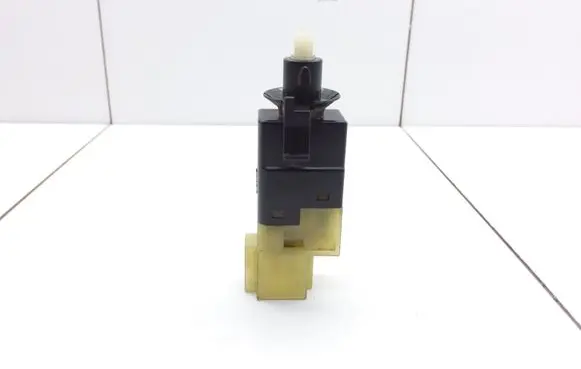 Mercedes-Benz E W211 Brake pedal sensor switch A0015454409