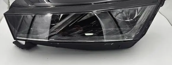 Skoda Octavia Mk4 Headlight/headlamp 5E4941015A SK167