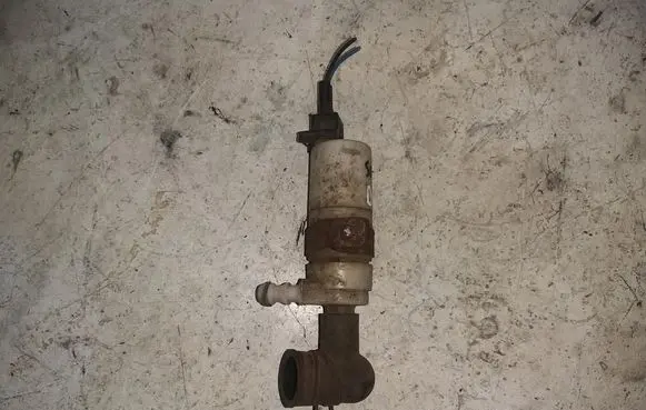 KIA Sorento Headlight washer pump 