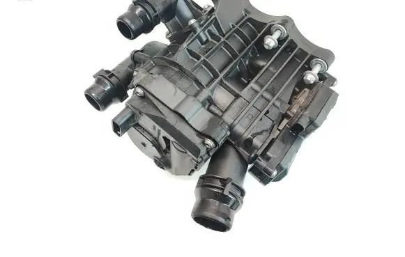 Thermostat/thermostat housing