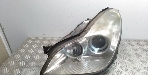 Mercedes-Benz CLS C219 Headlight/headlamp