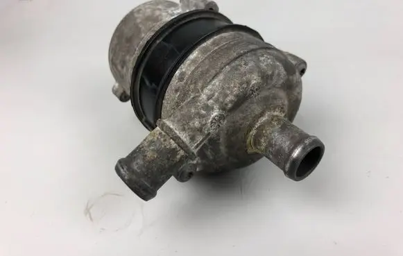 Audi A4 S4 B9 Water pump 4H0965567A