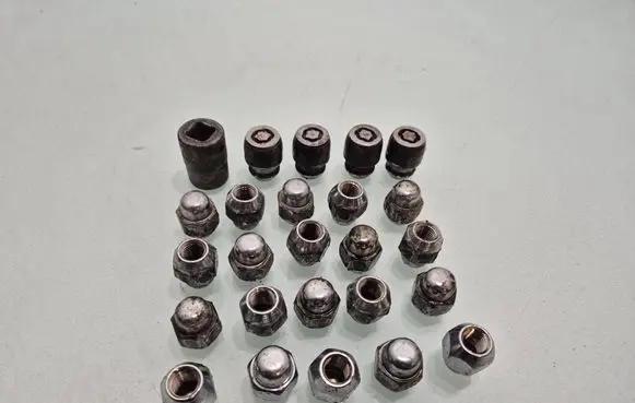 Hyundai Tucson TL Nuts/bolts 