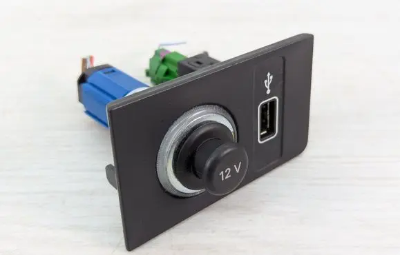Porsche Macan (95B) AUX in-socket connector 5Q0035726