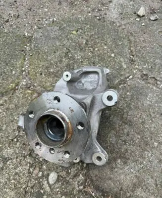 Mini One - Cooper F56 F55 Front wheel hub spindle knuckle 6876644