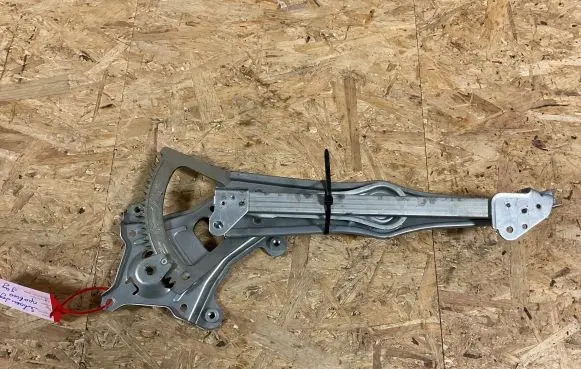 Subaru Legacy Rear window lifting mechanism without motor