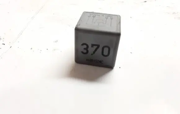 Volkswagen Tiguan Other relay 8D0951253 V23134J52X300