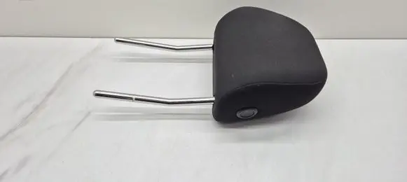 Volkswagen Golf VII Front seat headrest