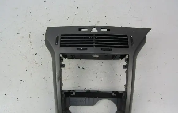 Opel Astra H Radio/GPS head unit trim 