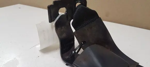 Toyota Avensis T250 Middle seatbelt buckle (rear) 062984