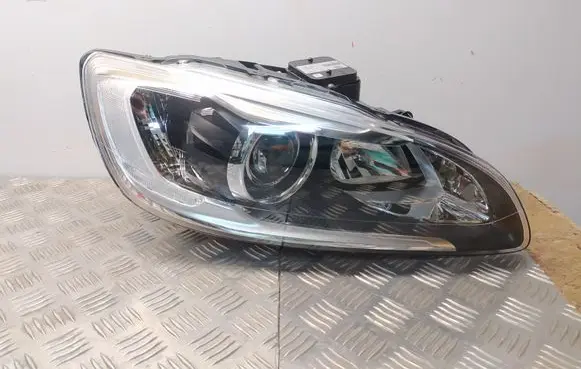 Volvo V60 Headlight/headlamp 31420262