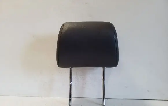 Volkswagen Touareg I Rear seat headrest 