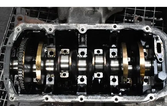 Alfa Romeo GT Engine block 