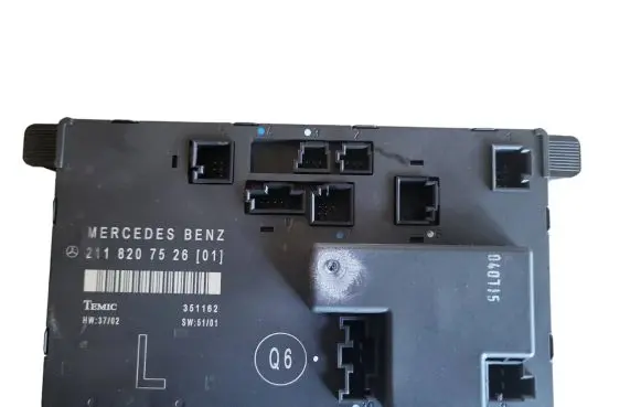 Mercedes-Benz E W211 Door control unit/module 2118207526