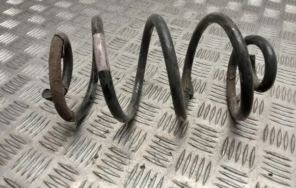 Nissan Note (E11) Rear coil spring