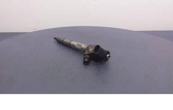 Volkswagen PASSAT B8 Fuel injector 0445110469
