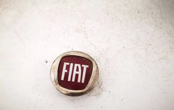 Fiat Grande Punto Manufacturer badge logo/emblem D519