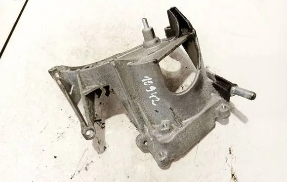 Peugeot Partner Engine mounting bracket 9672309780