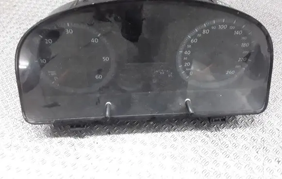 Speedometer (instrument cluster)