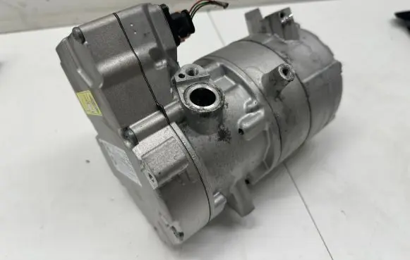 BMW iX Air conditioning (A/C) compressor (pump) 5A69FB9