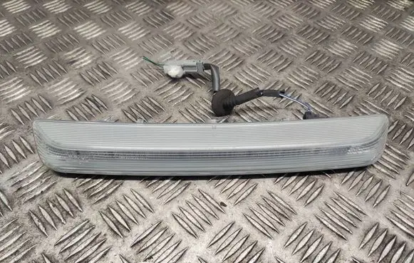 Toyota Avensis T270 Third/center stoplight 8157005110