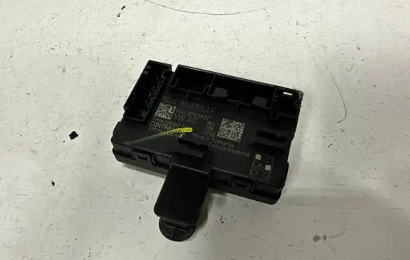 Skoda Superb B8 (3V) Door control unit/module 5Q4959593F
