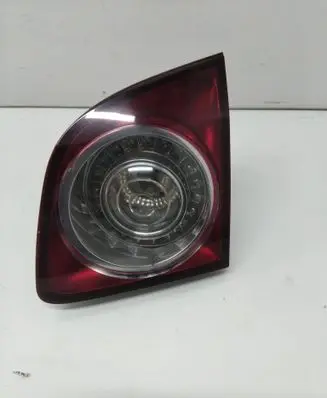 Tailgate rear/tail lights