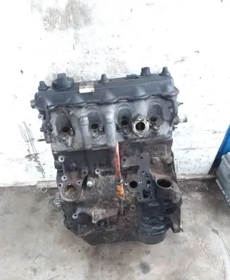 Volkswagen PASSAT B4 Engine 028103373N