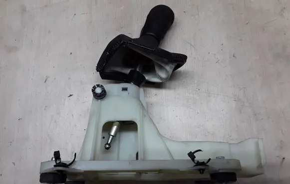 Volvo S40 Gear shifter/selector 30711725