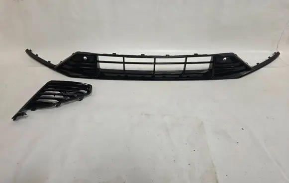 Volvo V60 Front bumper lower grill 32404374 32227027