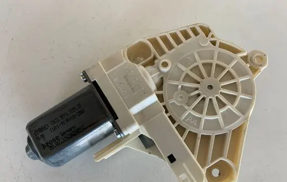 Audi A7 S7 4G Front door window regulator motor 8K0959801B