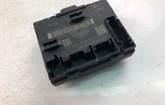 Volkswagen Golf VII Other control units/modules 5Q0959393E