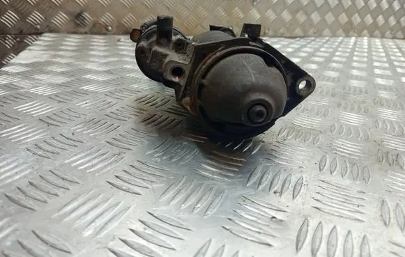 Opel Zafira A Starter motor