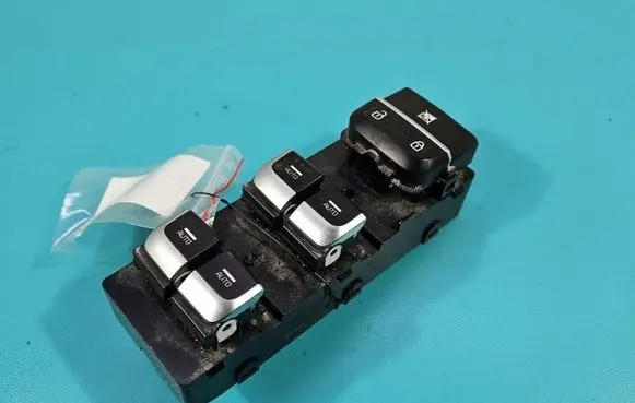 KIA Optima Electric window control switch 93570D4460 IMPRK1574102