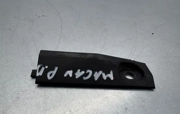 Porsche Macan (95B) Fender mounting bracket 95B823418R