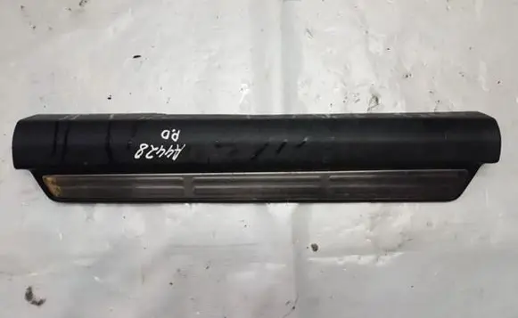 Mitsubishi Outlander Front sill trim cover mn124828