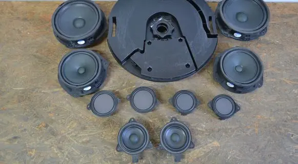 Audi Q3 F3 Subwoofer speaker 83A035382A