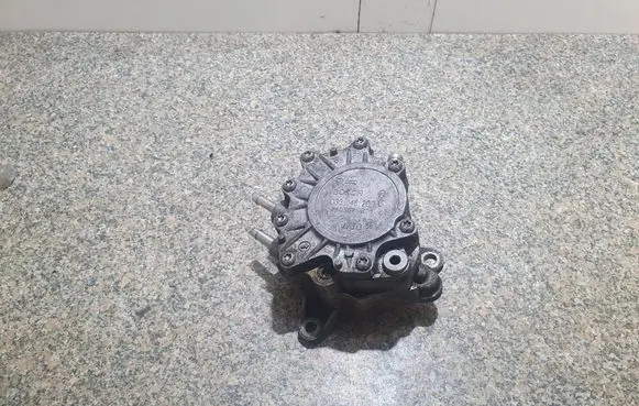 Audi A6 S6 C6 4F Vacuum pump 03G145209C