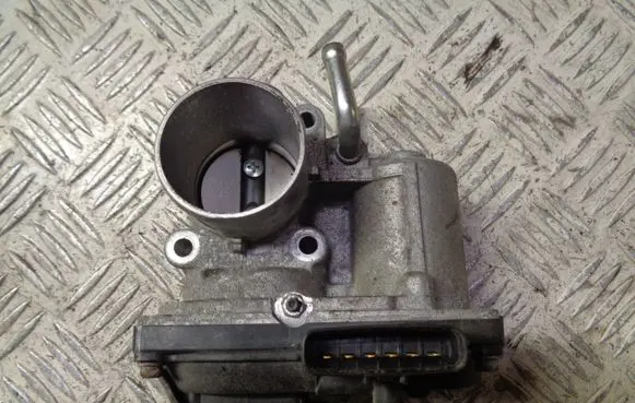 Mitsubishi Space Star Throttle valve 