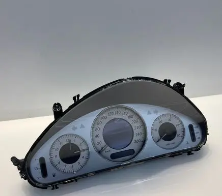 Mercedes-Benz E W211 Speedometer (instrument cluster) A2115405747 2115405747