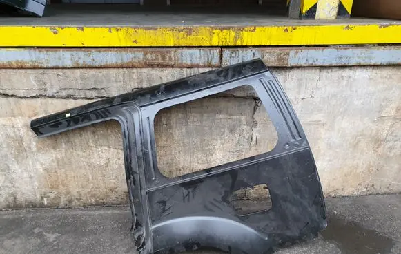 Nissan Pathfinder R51 Fender 78101EB330 78101EB331