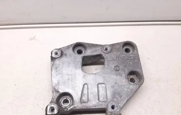 Mazda 6 Engine mounting bracket R2AA15810