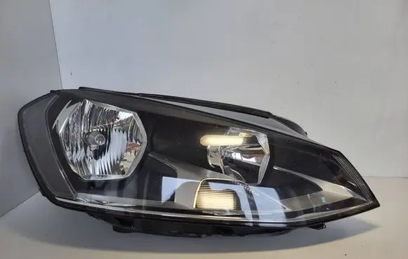 Volkswagen Golf VII Headlight/headlamp 90024300