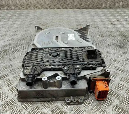 Voltage converter inverter