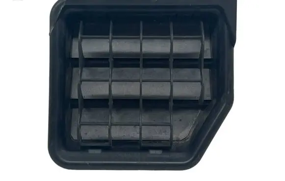 Quarter panel pressure vent