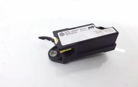 Volkswagen PASSAT B5 Airbag deployment crash/impact sensor 1J0909606N