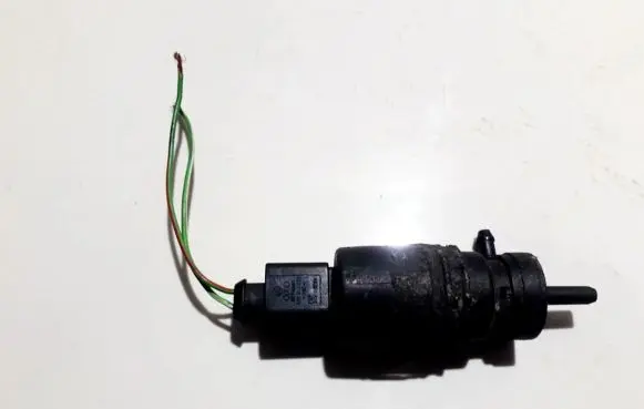 Volkswagen Golf IV Windscreen/windshield washer pump 1j0973722