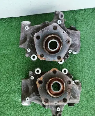 Audi Q7 4M Stub axle 4M0505460D 4M0505432A
