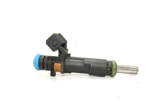 Opel Insignia A Fuel injector 55353806
