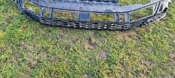 Volkswagen Tiguan Front bumper lip 5NA805903A